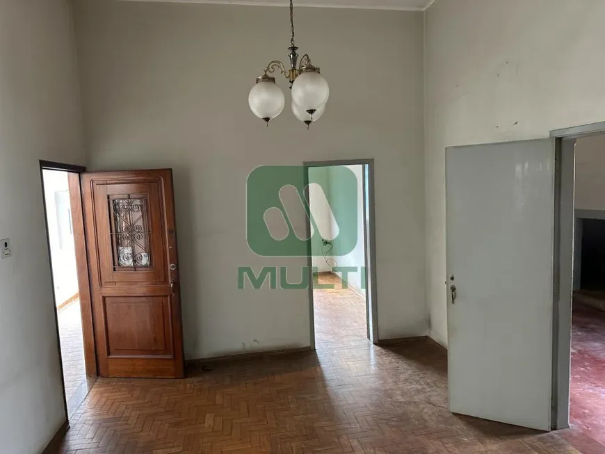 Foto 1 de Casa com 3 Quartos à venda, 183m² em Centro, Uberlândia