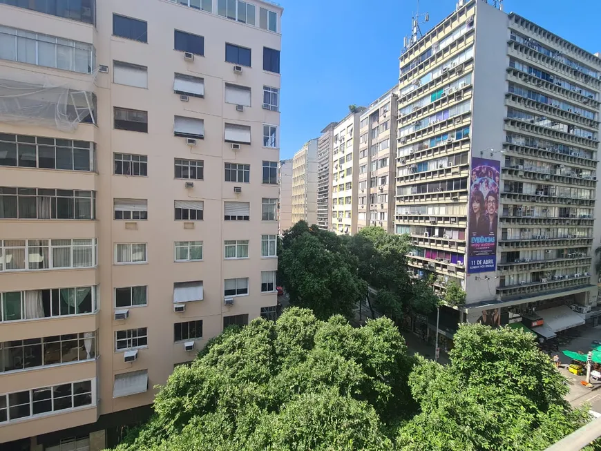 Foto 1 de Kitnet com 1 Quarto à venda, 30m² em Copacabana, Rio de Janeiro