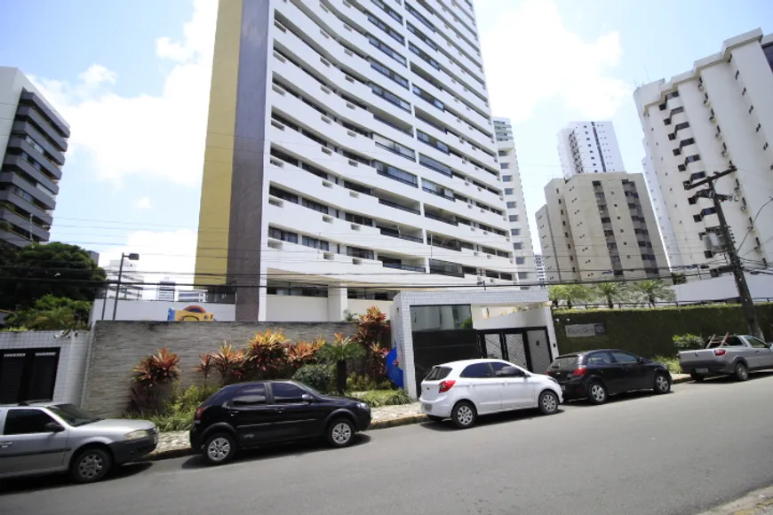 Foto 1 de Apartamento com 4 Quartos à venda, 156m² em Madalena, Recife