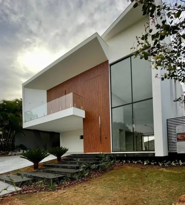 Foto 1 de Casa com 5 Quartos à venda, 496m² em Residencial Alphaville, Goiânia