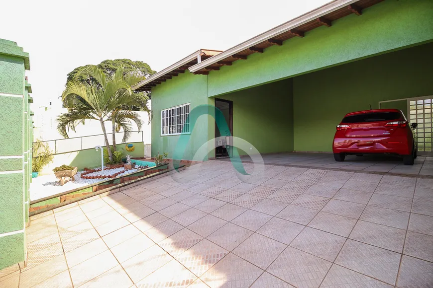 Foto 1 de Casa com 3 Quartos à venda, 177m² em Vila Ziober, Londrina