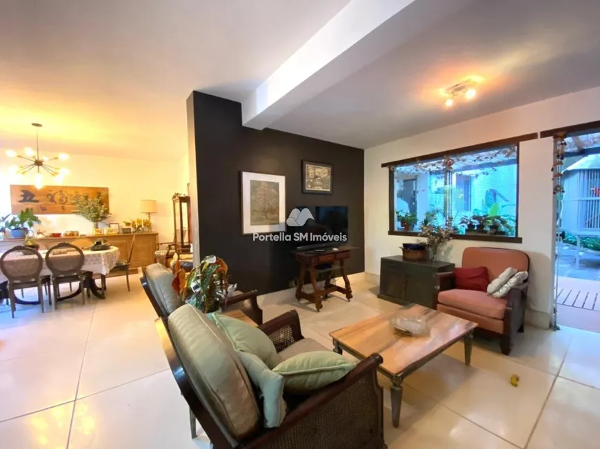 Foto 1 de Casa com 4 Quartos à venda, 217m² em Humaitá, Rio de Janeiro
