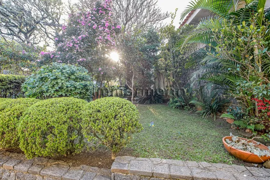 Foto 1 de Casa com 4 Quartos à venda, 220m² em Alto de Pinheiros, São Paulo