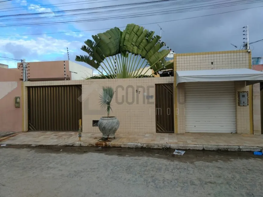 Foto 1 de Casa com 3 Quartos à venda, 250m² em Aruana, Aracaju