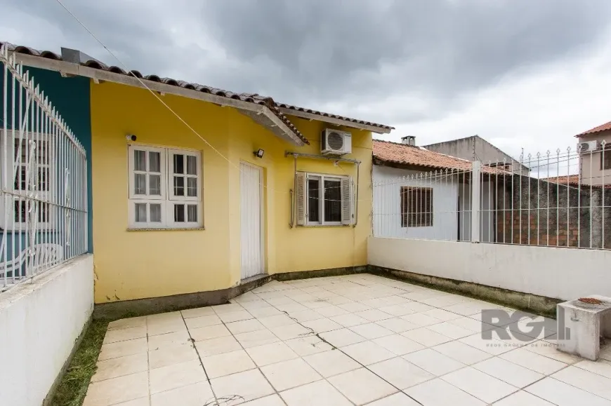 Foto 1 de Casa com 2 Quartos à venda, 70m² em Hípica, Porto Alegre