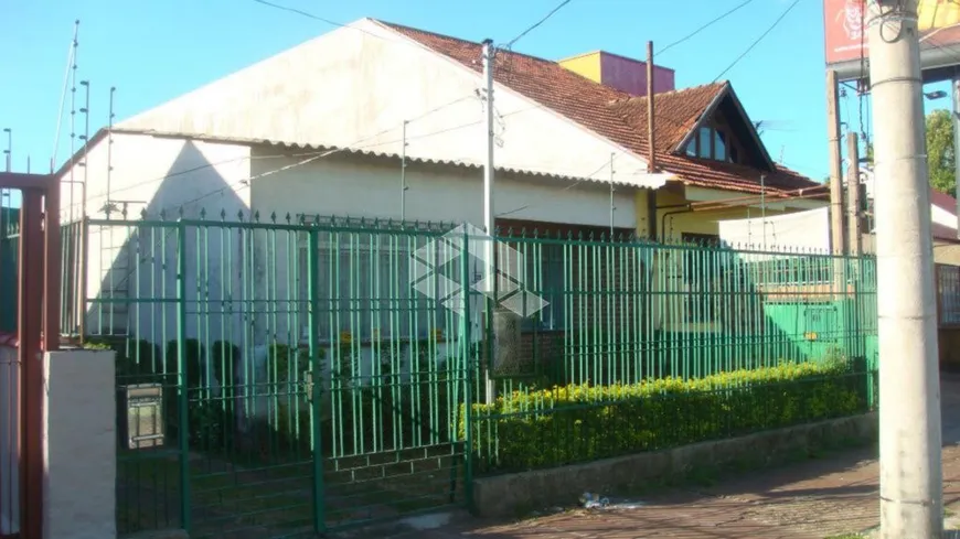 Foto 1 de Casa com 3 Quartos à venda, 150m² em Passo da Areia, Porto Alegre