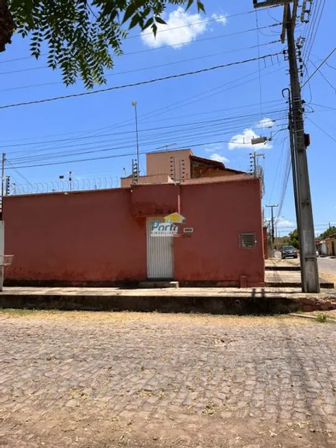 Foto 1 de Casa com 4 Quartos à venda, 142m² em Satélite, Teresina