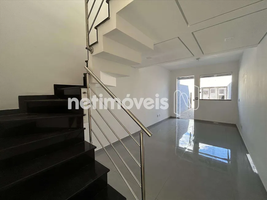 Foto 1 de Casa com 2 Quartos à venda, 65m² em Lagoinha, Belo Horizonte