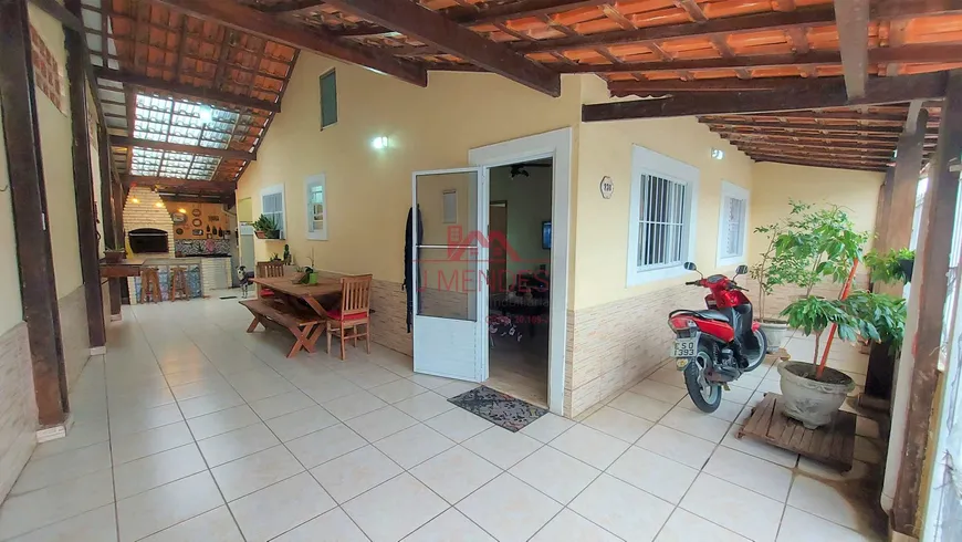 Foto 1 de Casa com 2 Quartos à venda, 70m² em Vila Tupi, Praia Grande