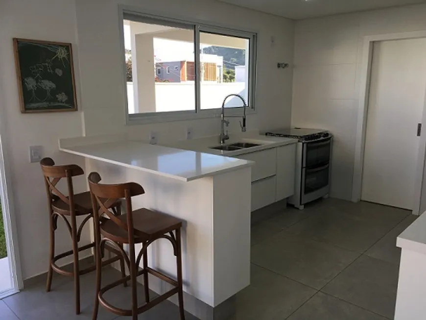 Foto 1 de Casa de Condomínio com 4 Quartos à venda, 173m² em Vargem Grande, Florianópolis