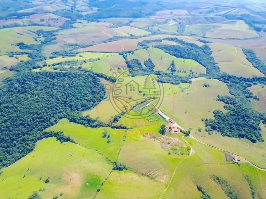 Foto 1 de Fazenda/Sítio com 3 Quartos à venda, 58m² em Centro, Aiuruoca