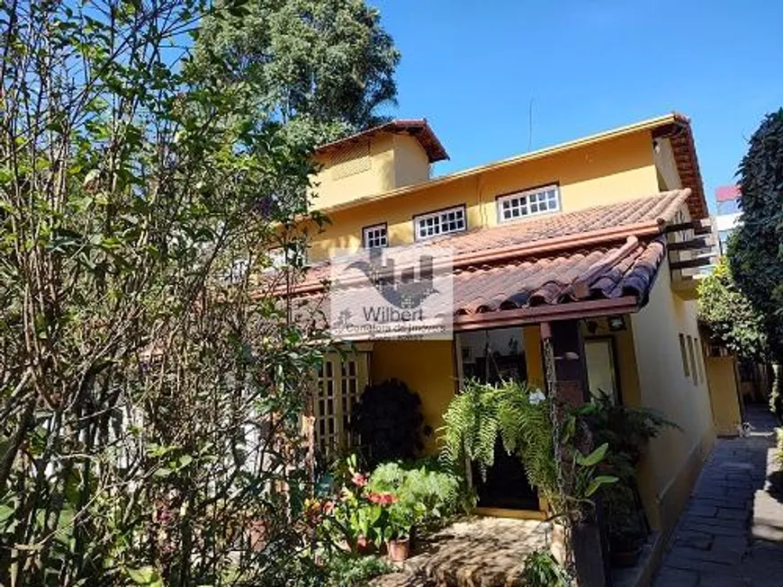 Foto 1 de Casa com 5 Quartos à venda, 350m² em Itaipava, Petrópolis