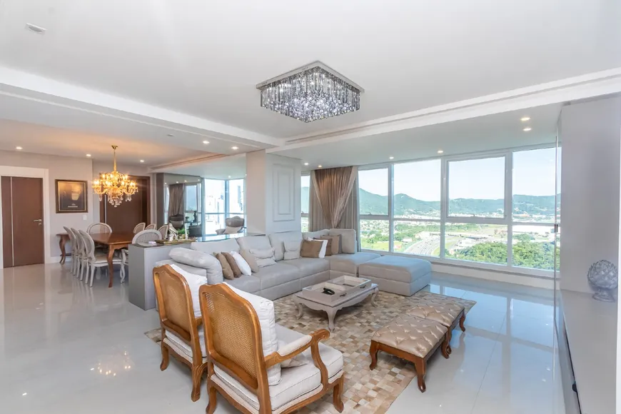 Foto 1 de Apartamento com 3 Quartos à venda, 181m² em Barra Sul, Balneário Camboriú