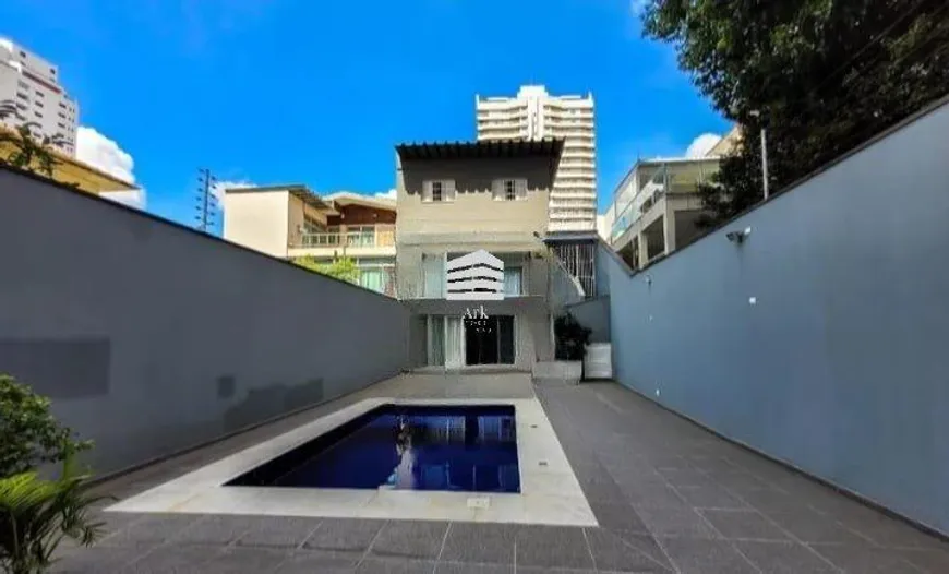 Foto 1 de Sobrado com 3 Quartos à venda, 520m² em Aclimação, São Paulo