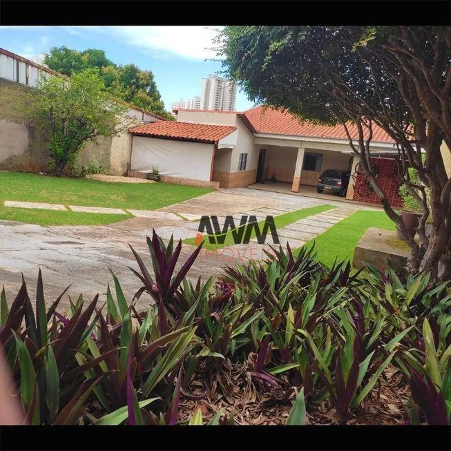 Foto 1 de Casa com 3 Quartos à venda, 250m² em Jardim Goiás, Goiânia