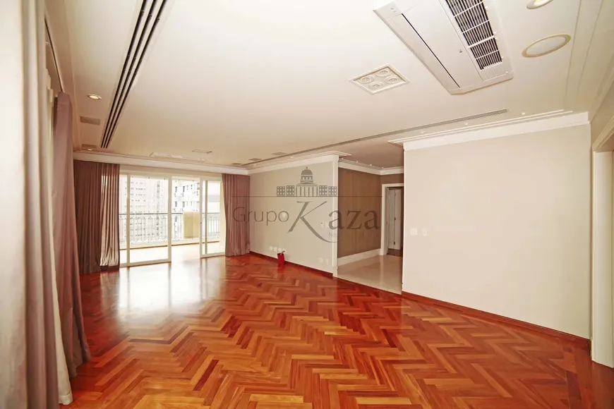 Foto 1 de Apartamento com 4 Quartos à venda, 217m² em Itaim Bibi, São Paulo