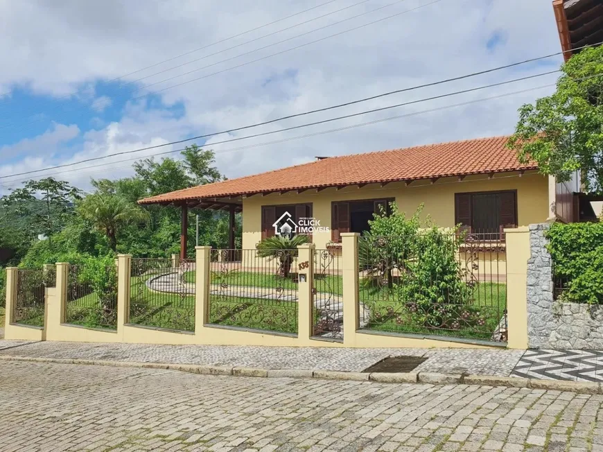 Foto 1 de Casa com 5 Quartos à venda, 386m² em Vila Nova, Blumenau