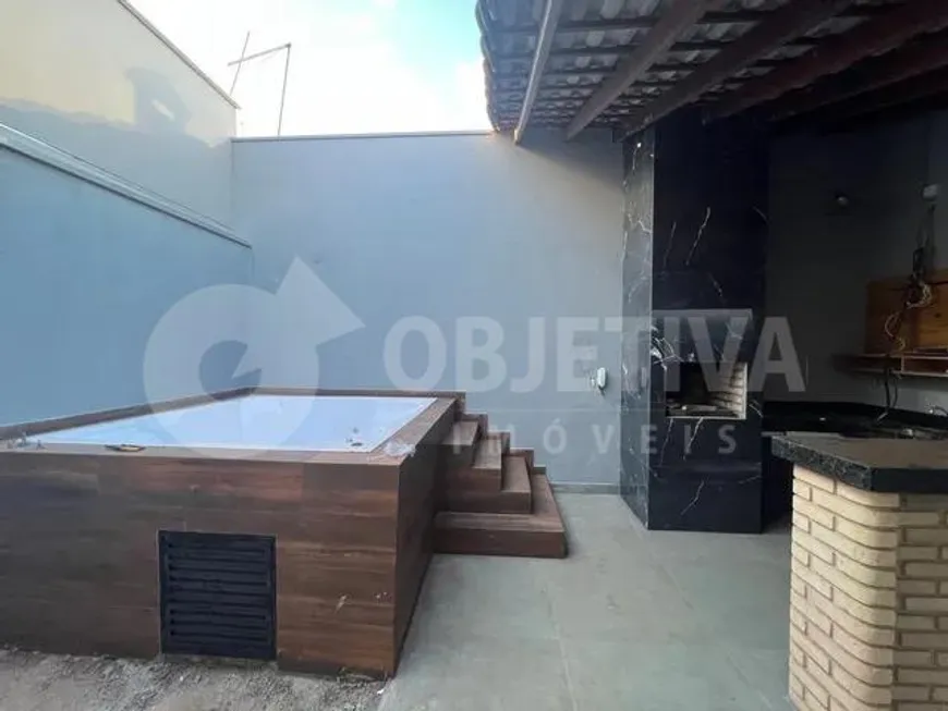 Foto 1 de Casa com 3 Quartos à venda, 180m² em Alto Umuarama, Uberlândia