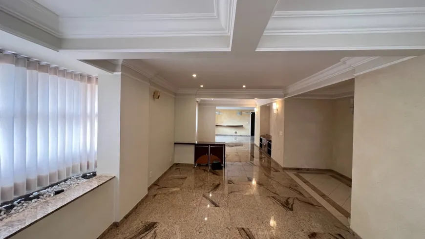 Foto 1 de Apartamento com 3 Quartos à venda, 208m² em Centro, Uberlândia