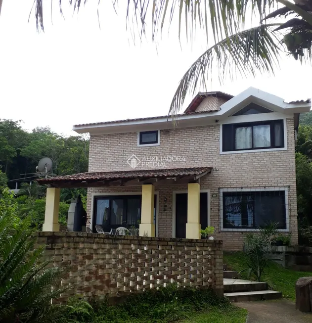 Foto 1 de Casa de Condomínio com 3 Quartos à venda, 196m² em Cachoeira do Bom Jesus, Florianópolis