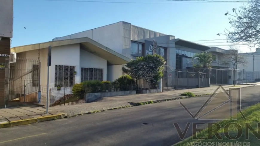 Foto 1 de Casa com 3 Quartos à venda, 500m² em Cinquentenário, Caxias do Sul