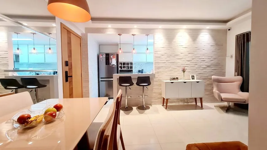 Foto 1 de Apartamento com 3 Quartos à venda, 81m² em Barra da Tijuca, Rio de Janeiro