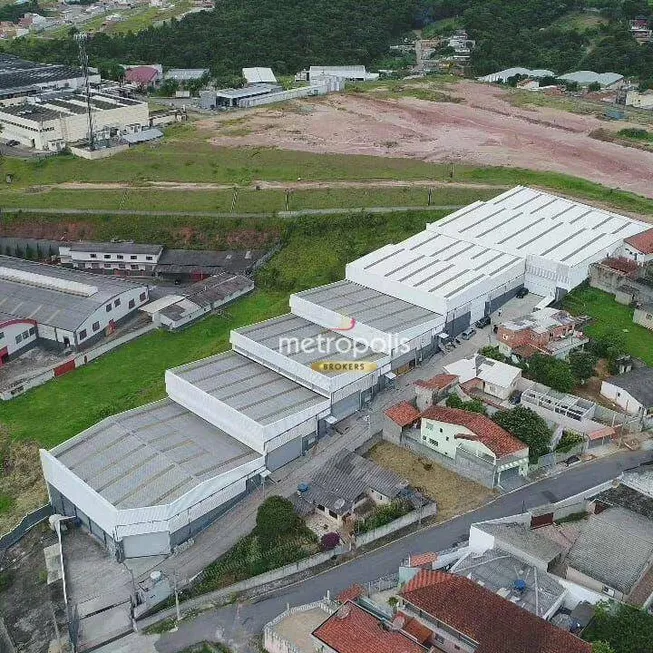 Foto 1 de Galpão/Depósito/Armazém para venda ou aluguel, 2000m² em Laranjeiras, Caieiras