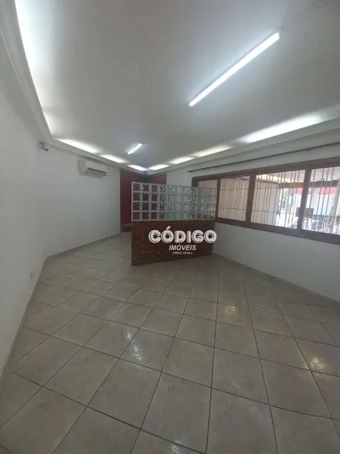 Foto 1 de Casa com 3 Quartos para alugar, 203m² em Jardim Presidente Dutra, Guarulhos