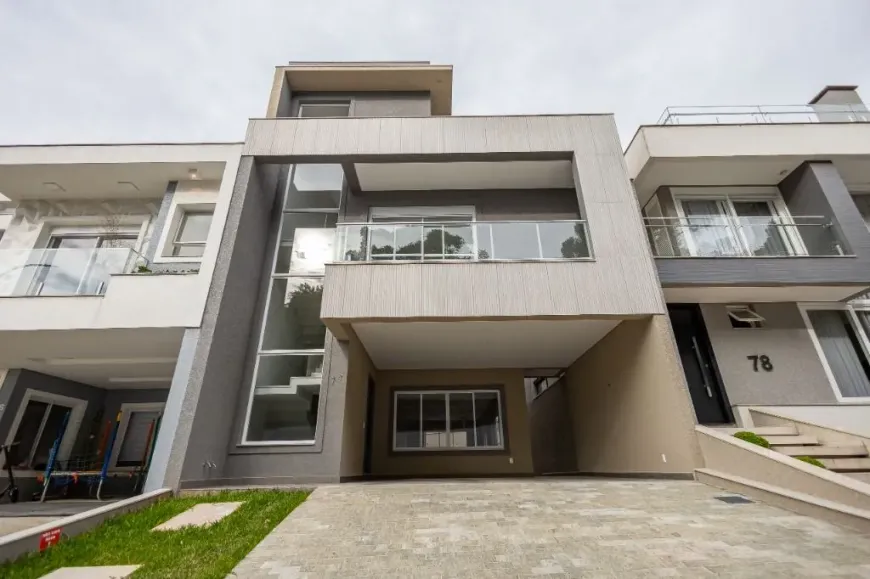 Foto 1 de Casa de Condomínio com 4 Quartos à venda, 278m² em Uberaba, Curitiba