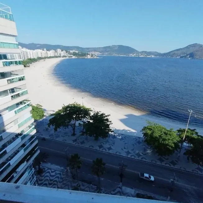 Foto 1 de Apartamento com 4 Quartos à venda, 200m² em Icaraí, Niterói