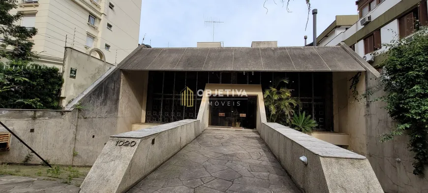 Foto 1 de Casa com 4 Quartos para venda ou aluguel, 388m² em Auxiliadora, Porto Alegre