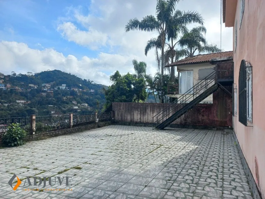 Foto 1 de Casa com 3 Quartos à venda, 480m² em Quitandinha, Petrópolis