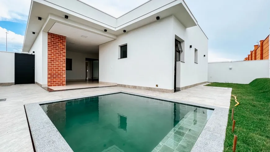 Foto 1 de Casa de Condomínio com 3 Quartos à venda, 223m² em Alphaville, Uberlândia