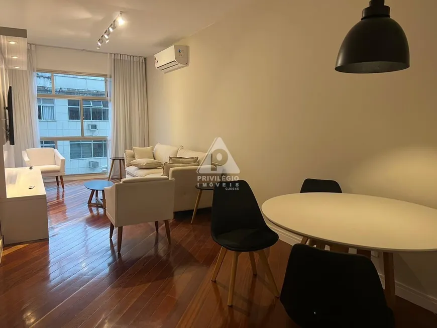 Foto 1 de Apartamento com 2 Quartos à venda, 70m² em Copacabana, Rio de Janeiro