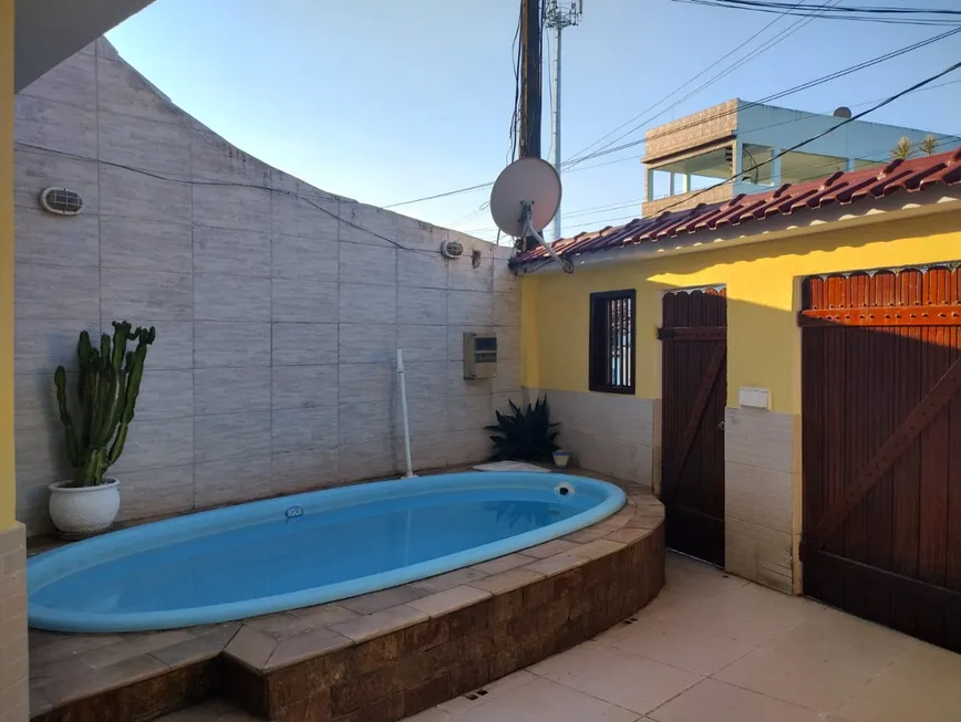 Foto 1 de Casa com 2 Quartos à venda, 115m² em Curicica, Rio de Janeiro