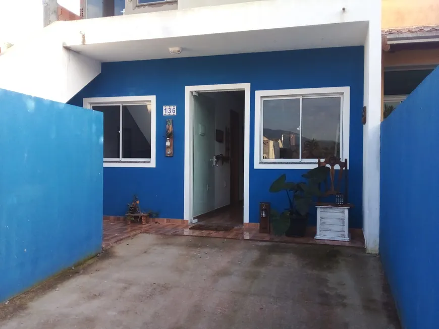 Foto 1 de Casa com 2 Quartos para alugar, 54m² em Nova Esperanca, Balneário Camboriú