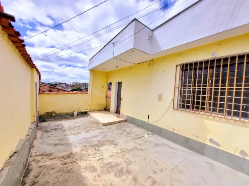 Foto 1 de Casa com 12 Quartos à venda, 400m² em Santa Cruz, Belo Horizonte