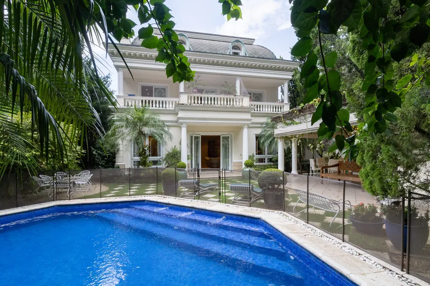 Foto 1 de Casa de Condomínio com 6 Quartos à venda, 1368m² em Jardim Luzitânia, São Paulo