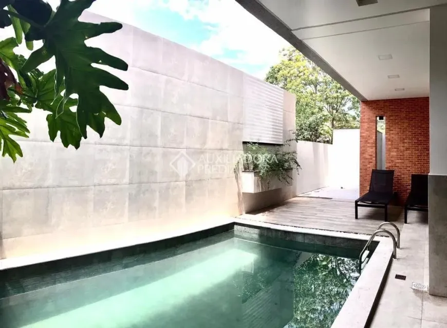 Foto 1 de Apartamento com 2 Quartos à venda, 70m² em Nacoes, Balneário Camboriú