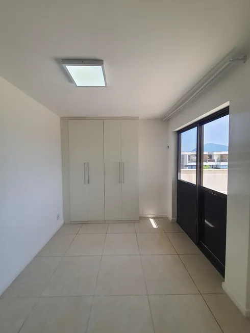 Foto 1 de Apartamento com 2 Quartos para alugar, 113m² em Recreio Dos Bandeirantes, Rio de Janeiro