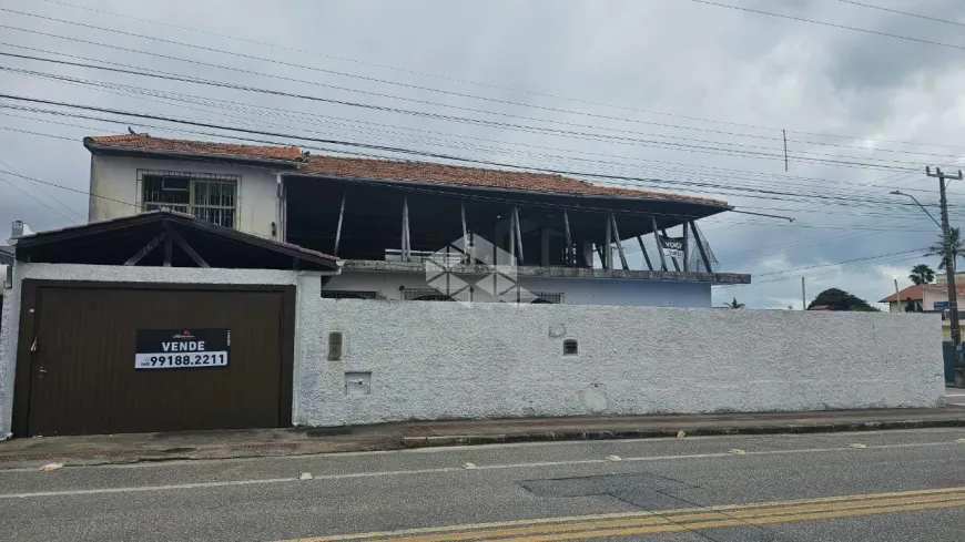 Foto 1 de Casa com 1 Quarto à venda, 320m² em Balneário, Florianópolis