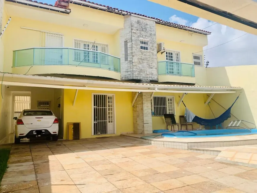 Foto 1 de Casa com 4 Quartos à venda, 200m² em Sapiranga, Fortaleza
