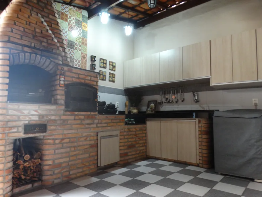 Foto 1 de Casa com 3 Quartos à venda, 200m² em Alvorada, Contagem