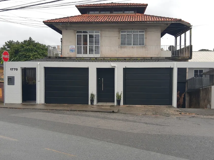 Foto 1 de Casa com 8 Quartos à venda, 260m² em Areias, São José