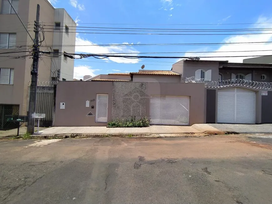 Foto 1 de Casa com 4 Quartos à venda, 250m² em Tabajaras, Uberlândia