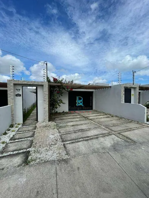 Foto 1 de Casa com 3 Quartos à venda, 93m² em Mangabeira, Eusébio