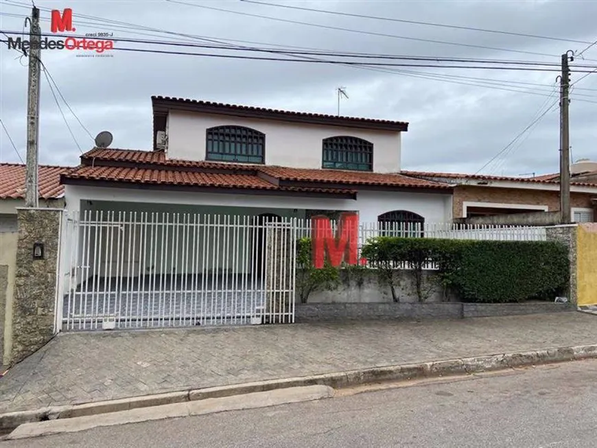 Foto 1 de Casa com 3 Quartos à venda, 318m² em Jardim Antônio Cassillo, Votorantim