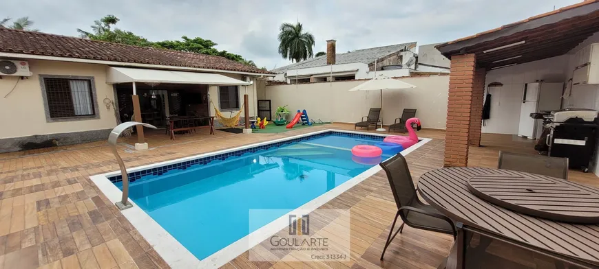 Foto 1 de Casa com 3 Quartos à venda, 120m² em Enseada, Guarujá