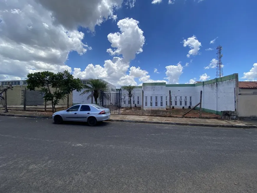 Foto 1 de Galpão/Depósito/Armazém à venda, 400m² em Marta Helena, Uberlândia