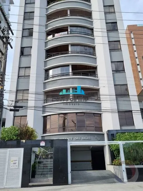 Foto 1 de Apartamento com 3 Quartos à venda, 143m² em Centro, Florianópolis